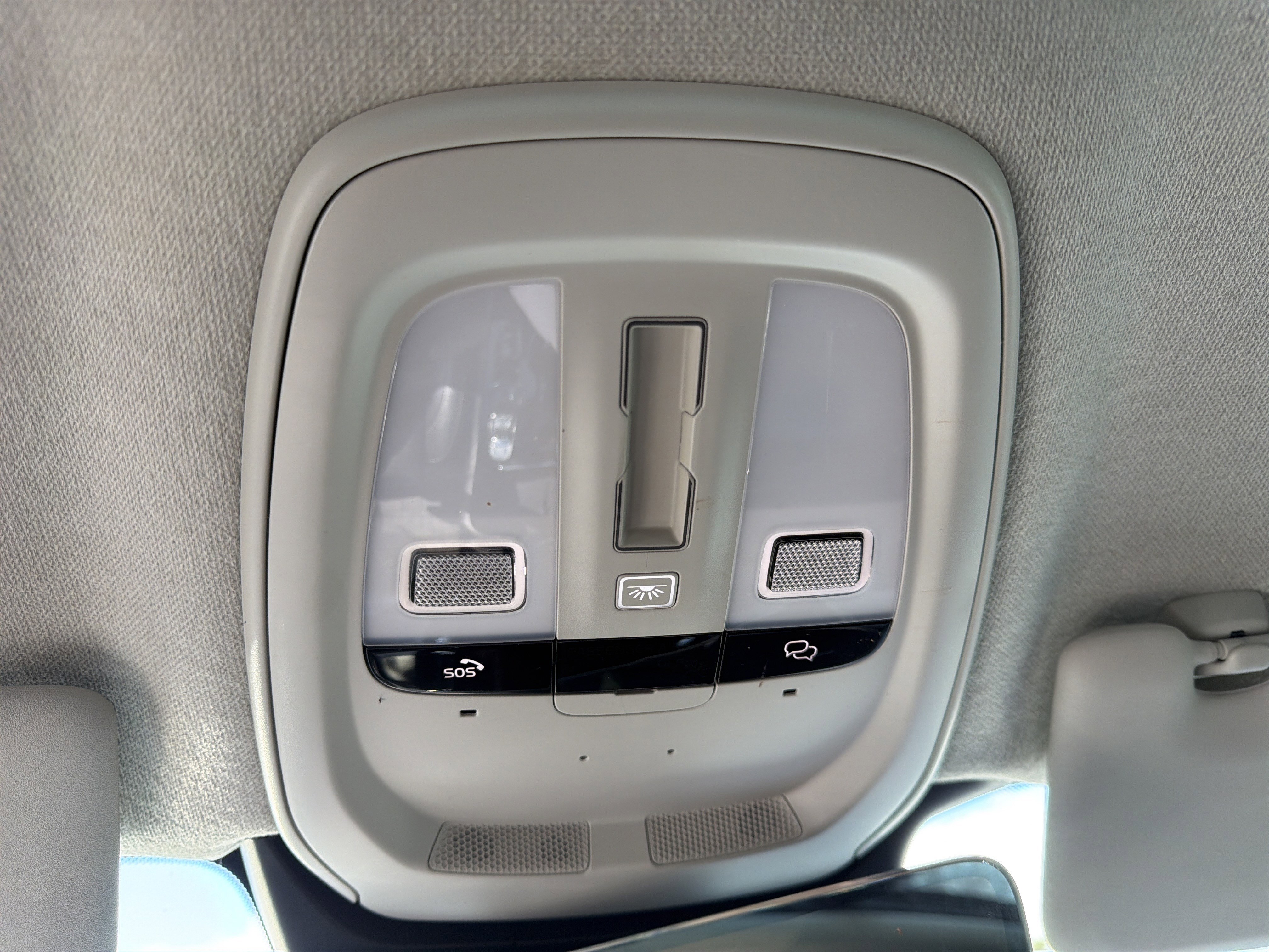 Certified 2023 Volvo XC40 B4 Plus w/ Driver Assist Package image 29