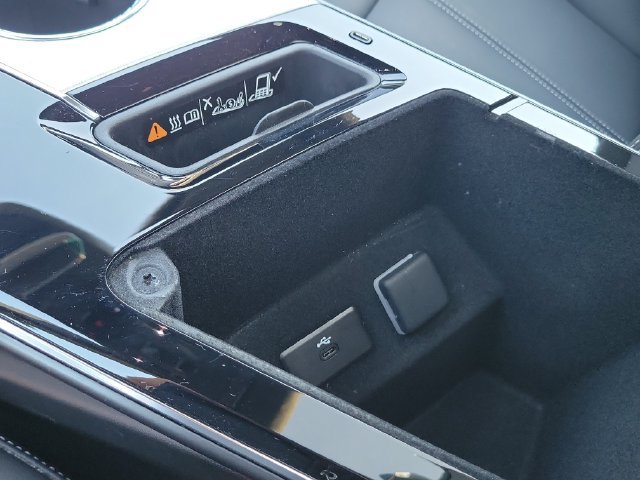Certified 2024 Cadillac Lyriq Tech AWD/4WD image 37