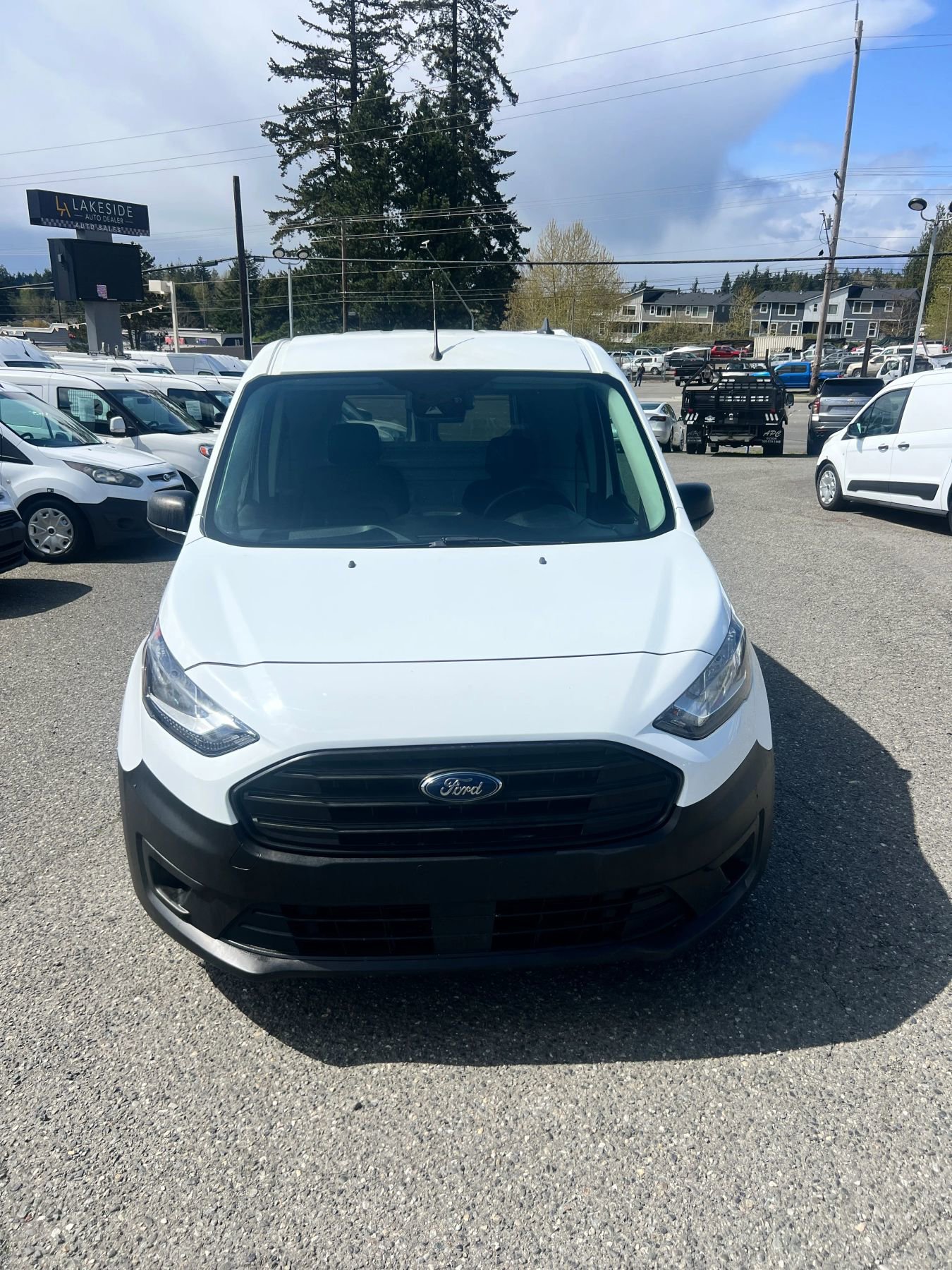 Used 2020 Ford Transit Connect XL image 2