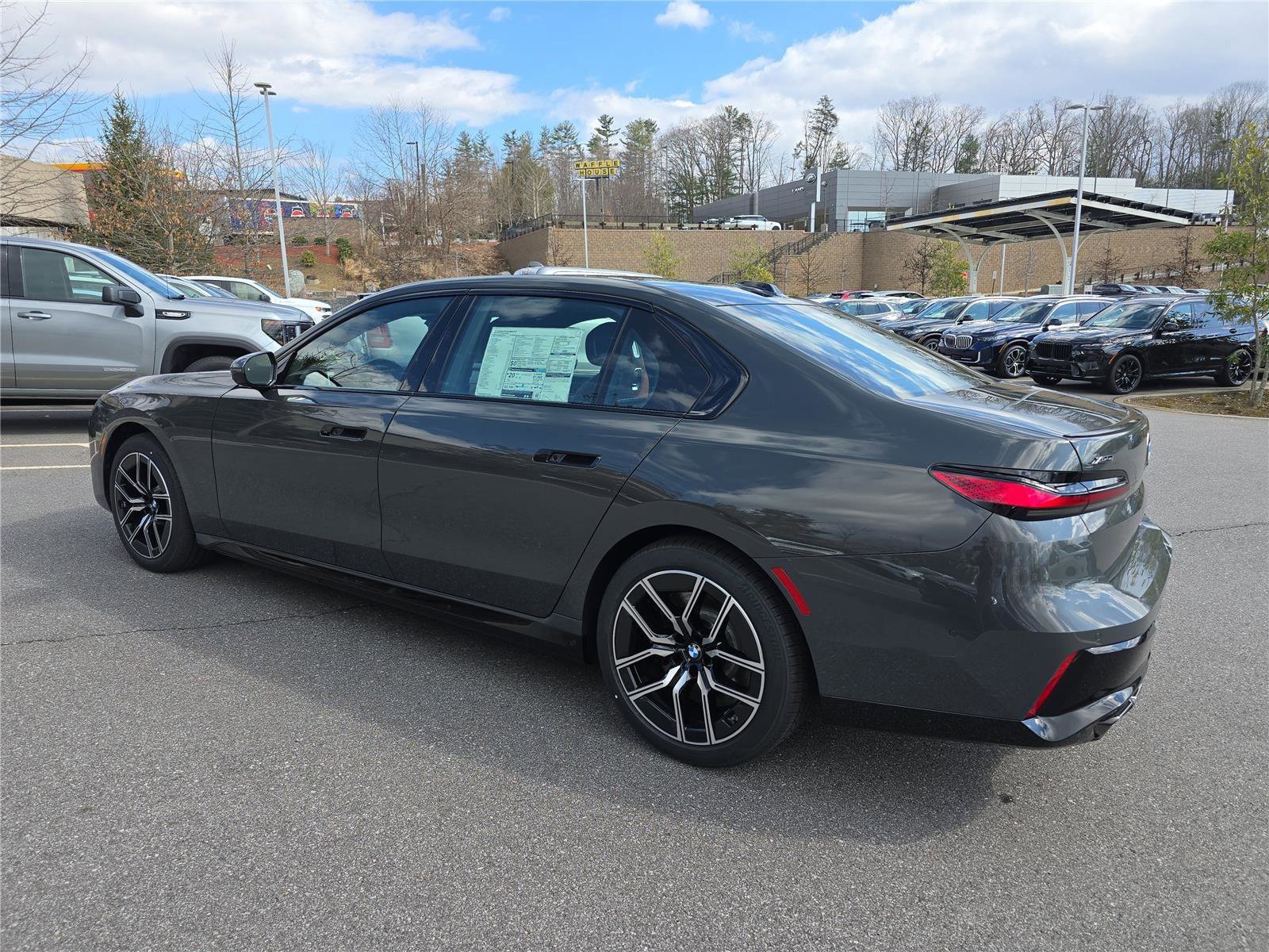 New 2026 BMW 760i xDrive w/ Executive Package image 6