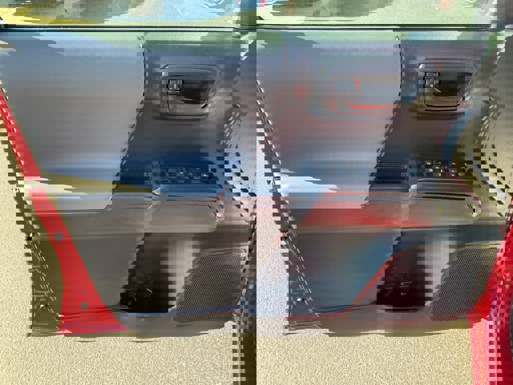 Used 2020 Toyota Tacoma SR image 3