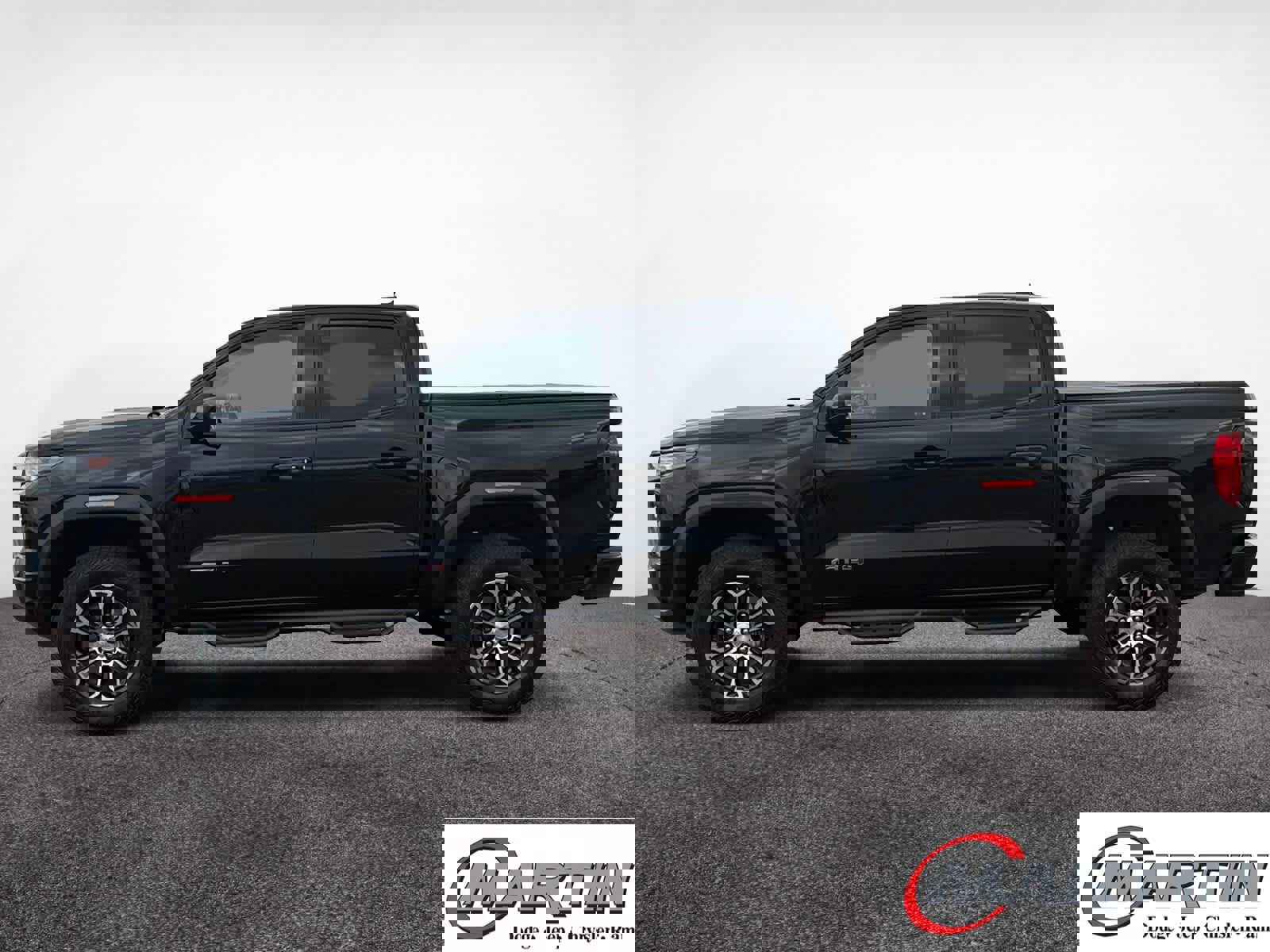 Used 2024 GMC Canyon AT4 image 2