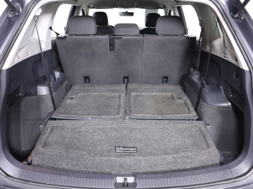 Used 2019 Volkswagen Tiguan S w/ 3rd Row Seat Package AWD/4WD image 31