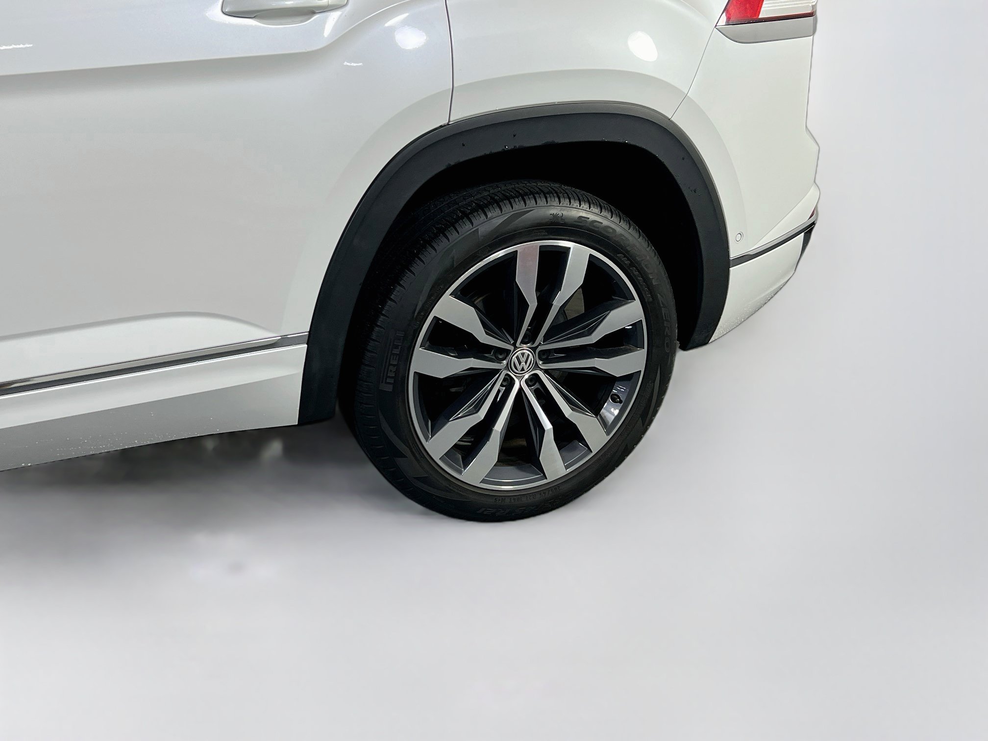 Used 2023 Volkswagen Atlas Cross Sport SEL Premium R-Line AWD/4WD image 31