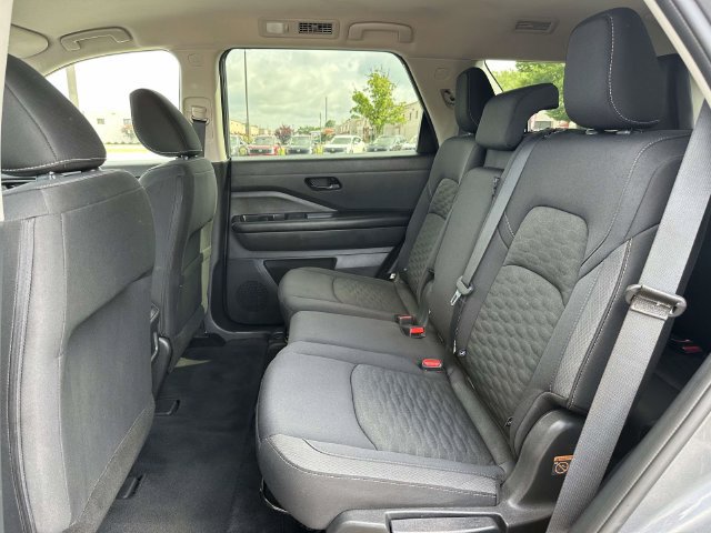 Used 2024 Nissan Pathfinder S AWD/4WD image 15