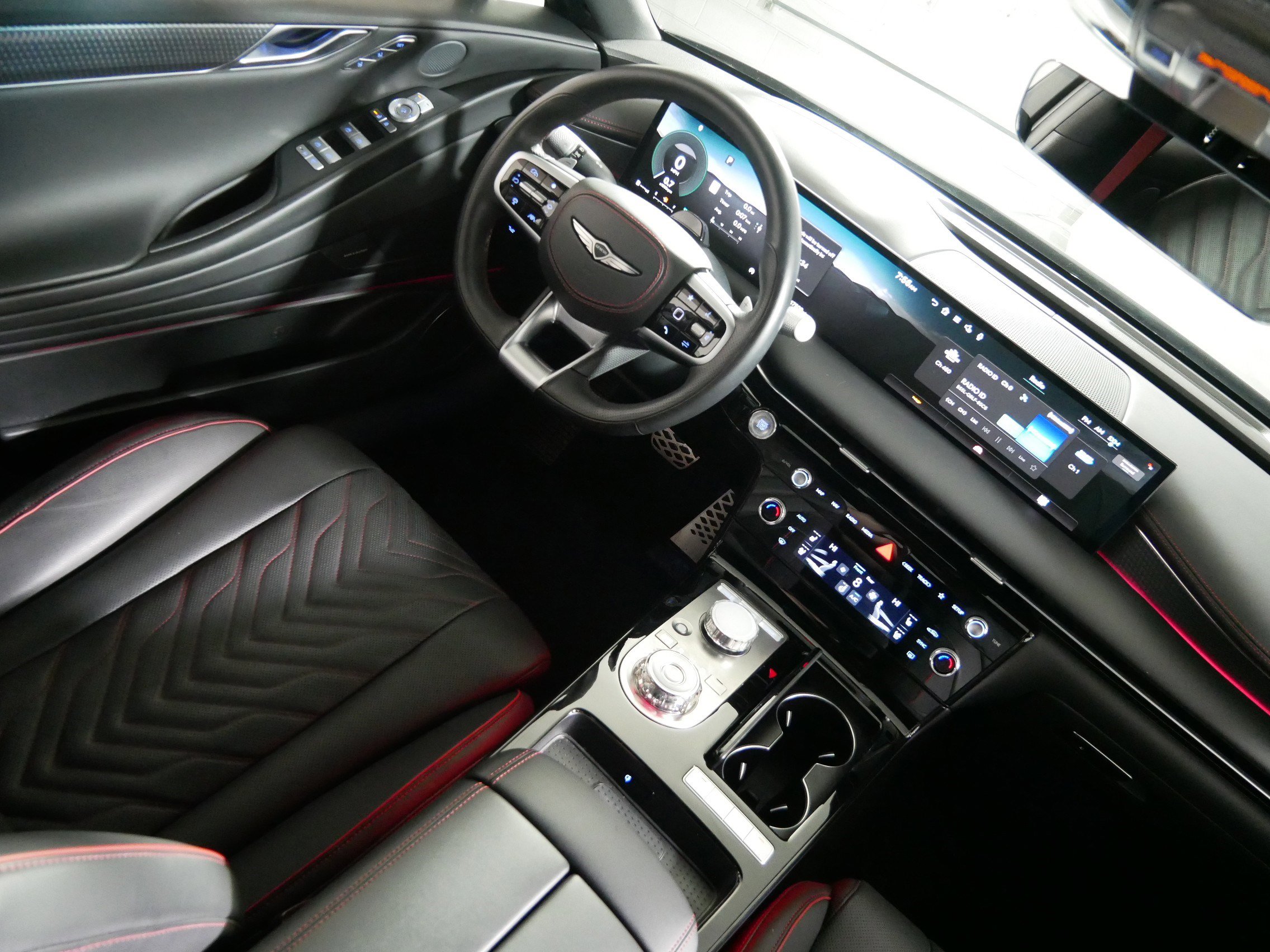 Certified 2025 Genesis G80 2.5T Sport Prestige image 9