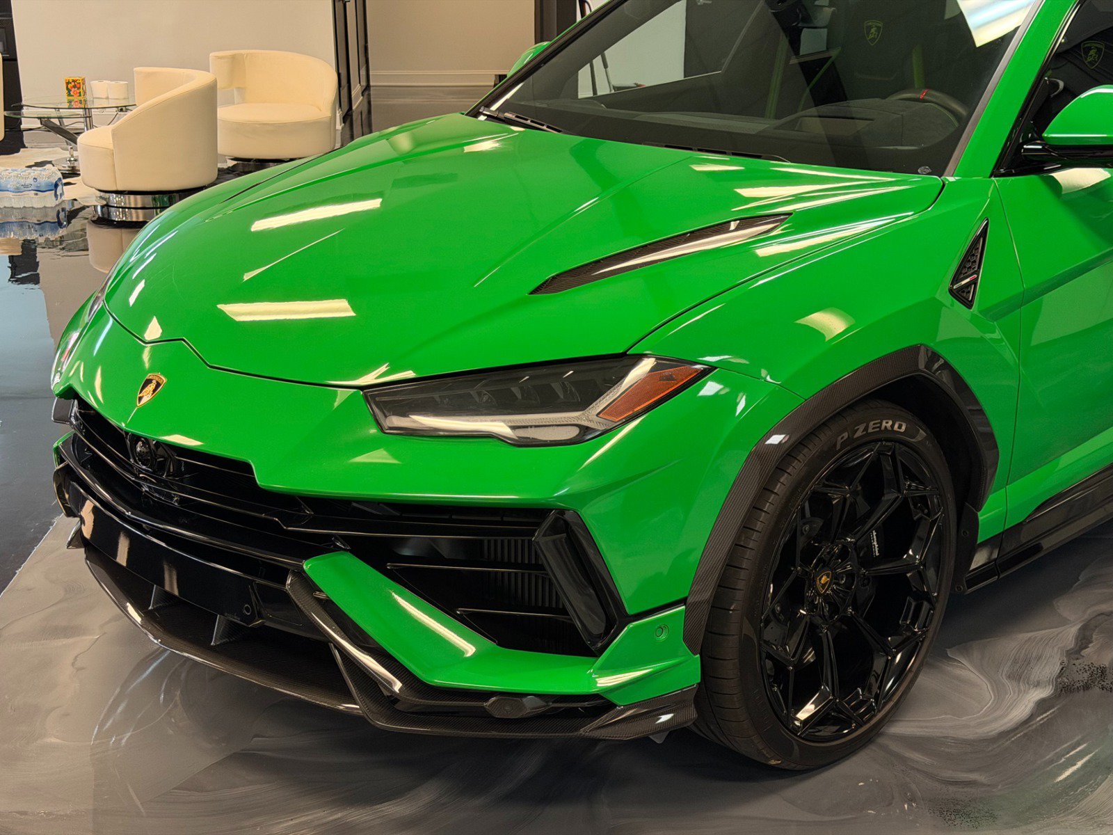 Used 2023 Lamborghini Urus Performante AWD/4WD image 4