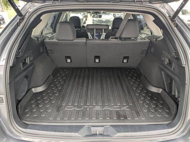 Used 2025 Subaru Outback Onyx Edition AWD/4WD image 31