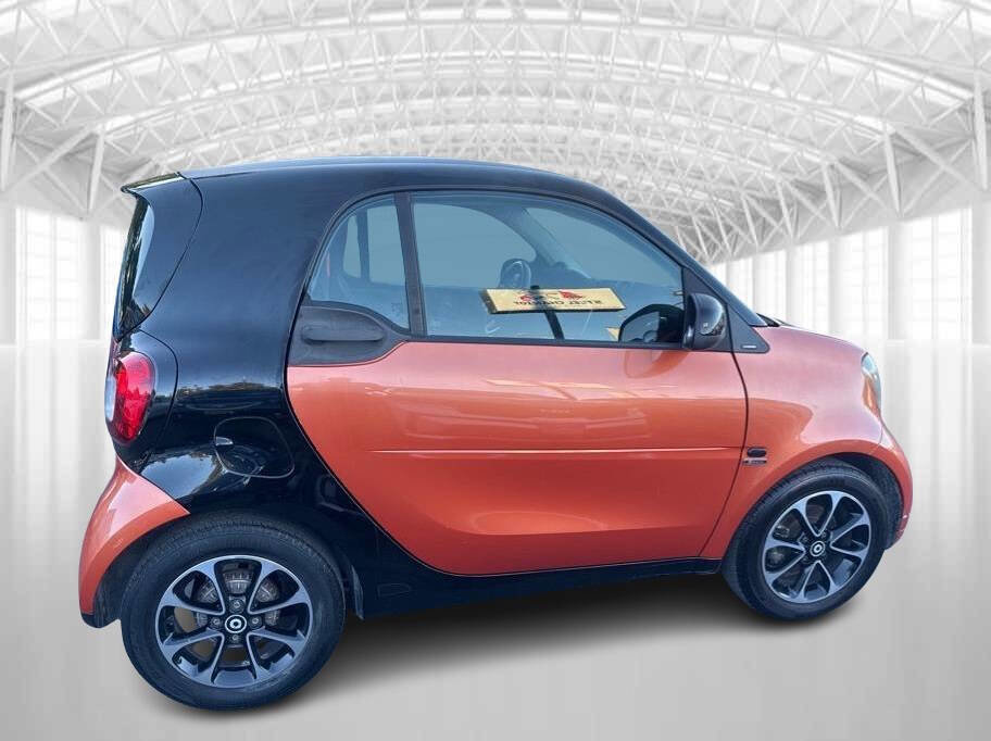 Used 2016 smart fortwo passion image 4
