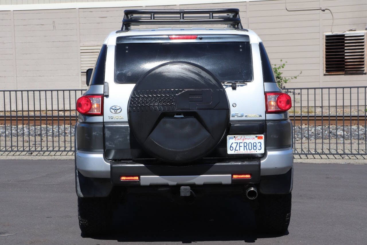 Used 2010 Toyota FJ Cruiser 4WD image 8