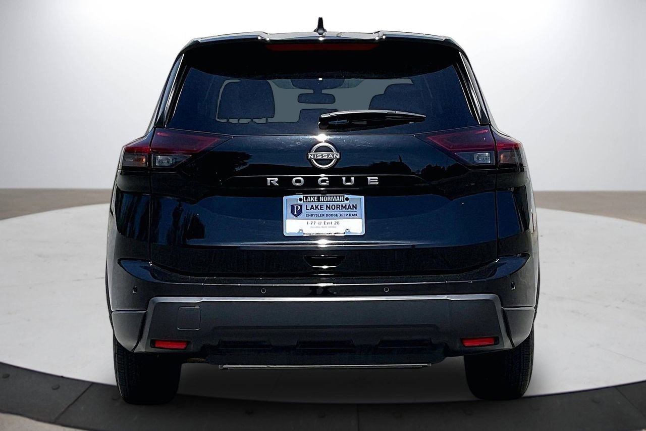 Used 2024 Nissan Rogue S FWD image 8