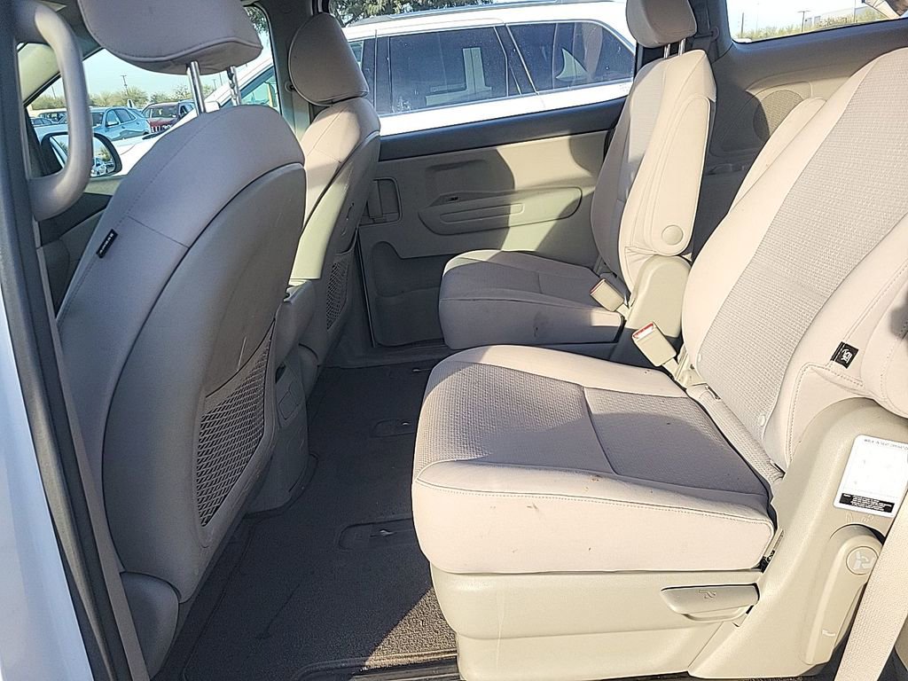 Used 2018 Kia Sedona L image 13