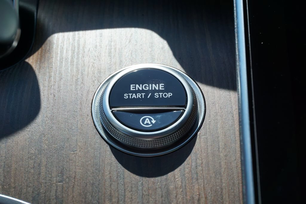 Certified 2025 Mercedes-Benz C 300 Sedan image 29