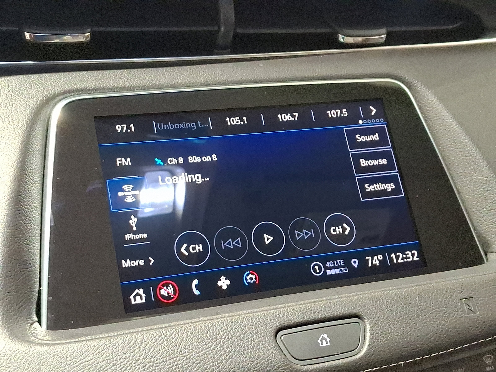 Used 2021 Cadillac XT4 Luxury w/ Cold Weather Package image 24