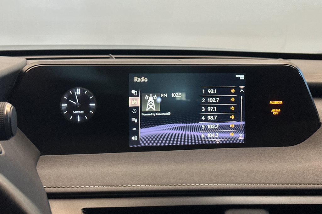 Used 2019 Lexus UX 200 w/ Premium Package FWD image 18