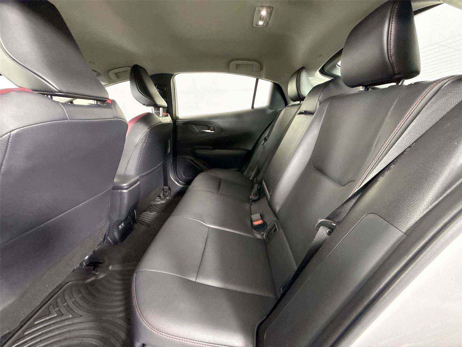 Used 2025 Toyota Prius Plug-In Hybrid image 29