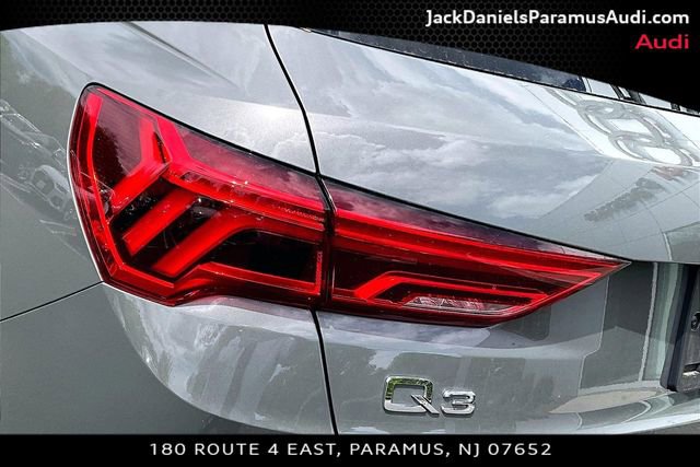 Used 2023 Audi Q3 2.0T Premium w/ Convenience Package AWD/4WD image 30
