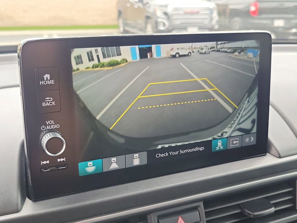 Certified 2025 Honda Pilot Touring image 31