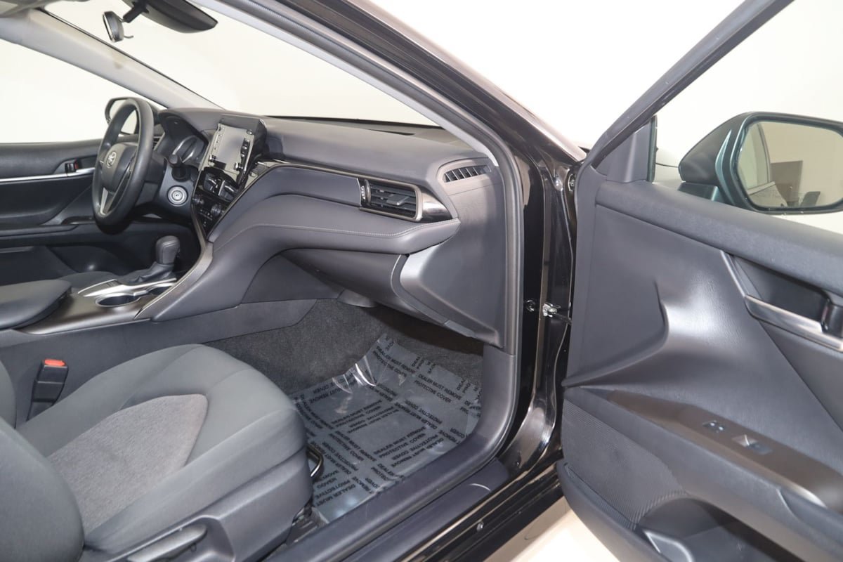 Used 2023 Toyota Camry LE FWD image 31