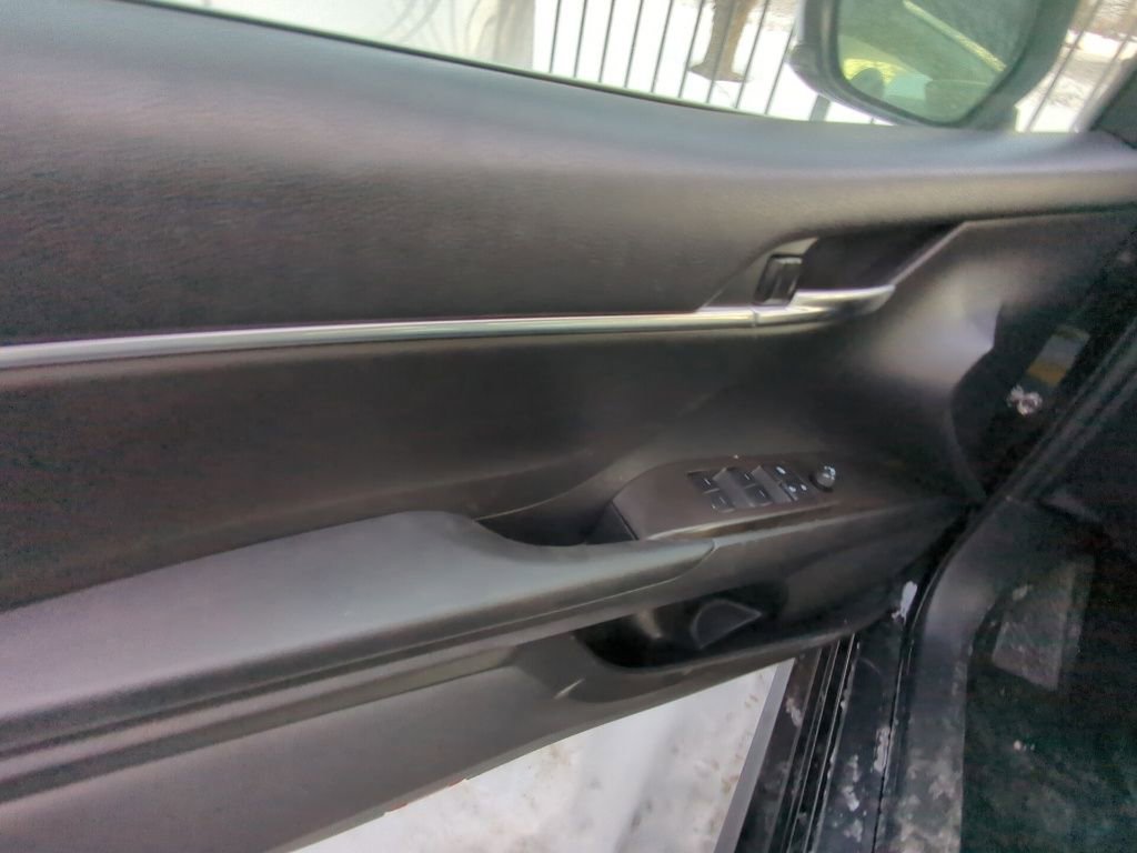 Used 2023 Toyota Camry LE image 8