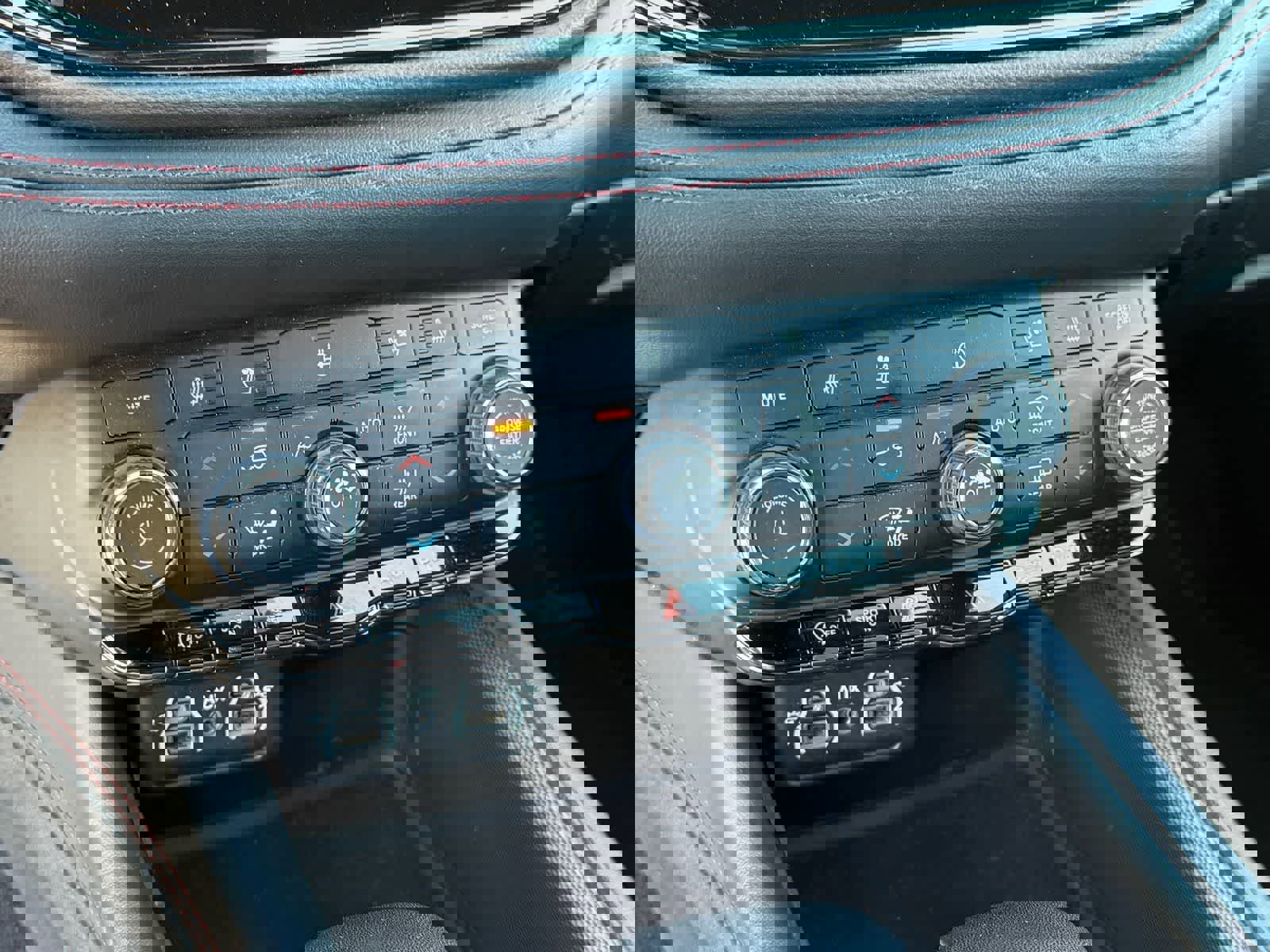 Used 2024 Dodge Durango GT image 15