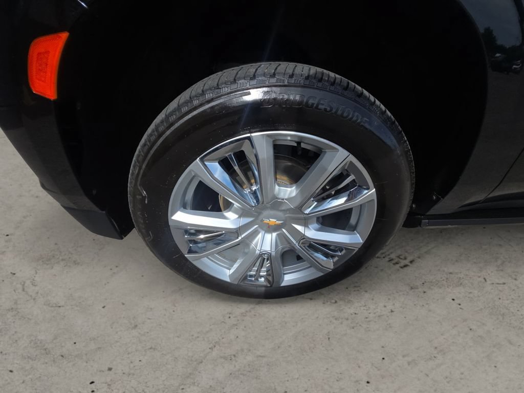 Certified 2024 Chevrolet Suburban High Country AWD/4WD image 9