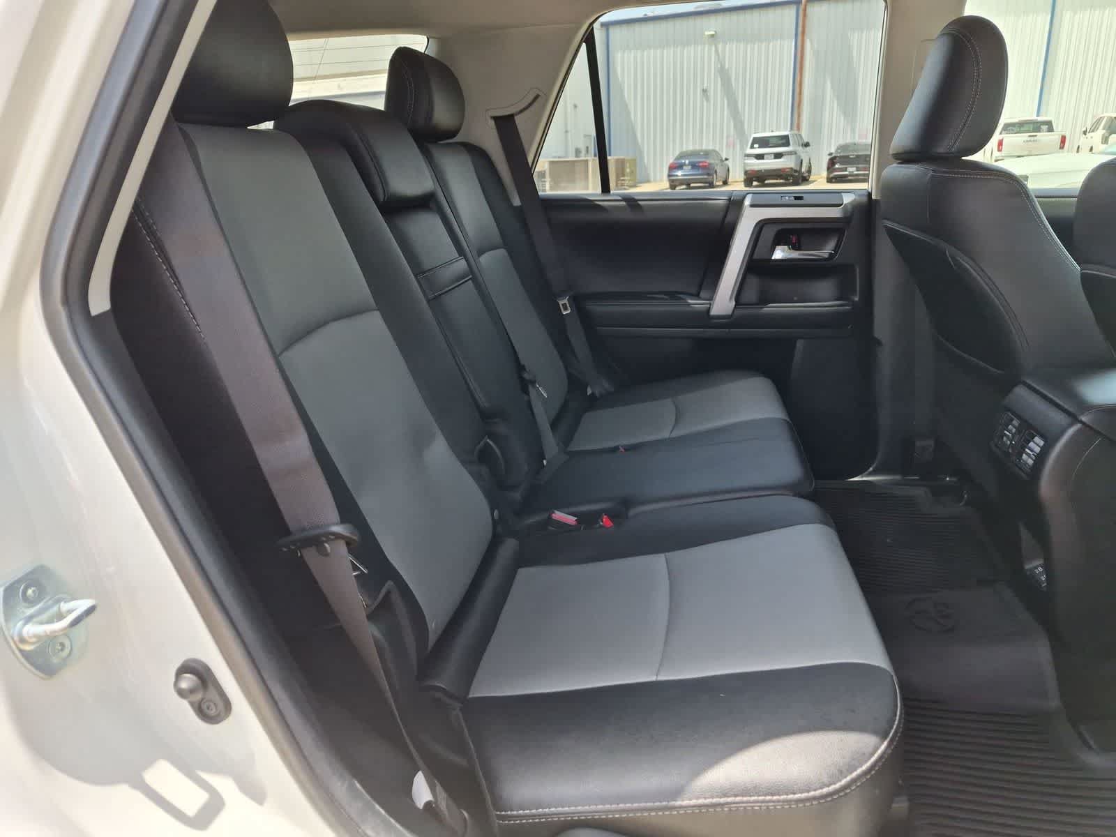 Used 2022 Toyota 4Runner SR5 Premium w/ Moonroof Package AWD/4WD image 26