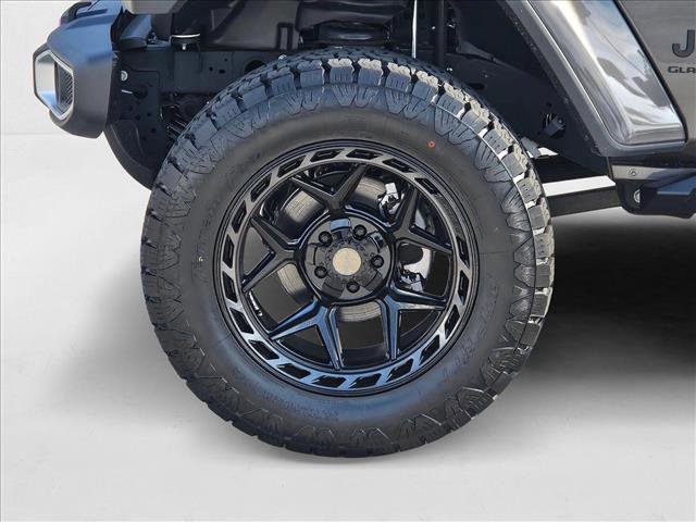 New 2025 Jeep Gladiator Sport image 17