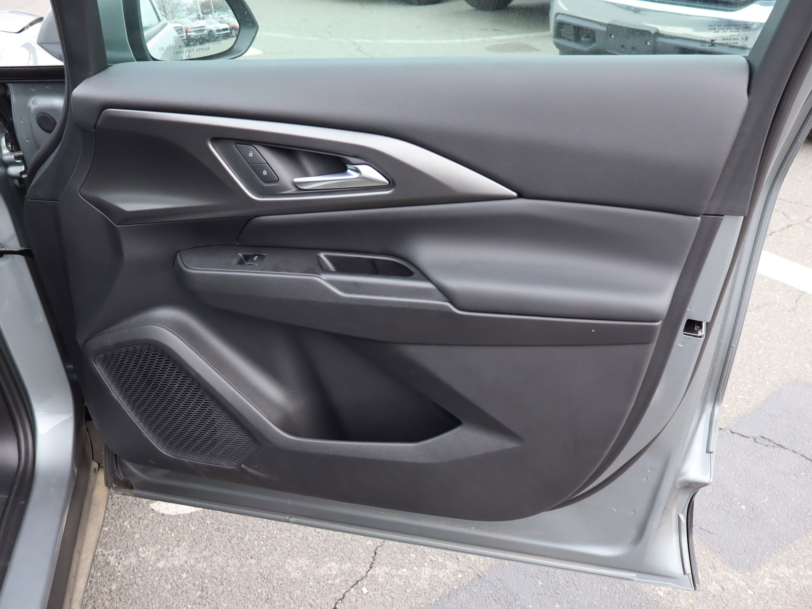 Used 2025 Chevrolet Equinox EV LT image 35