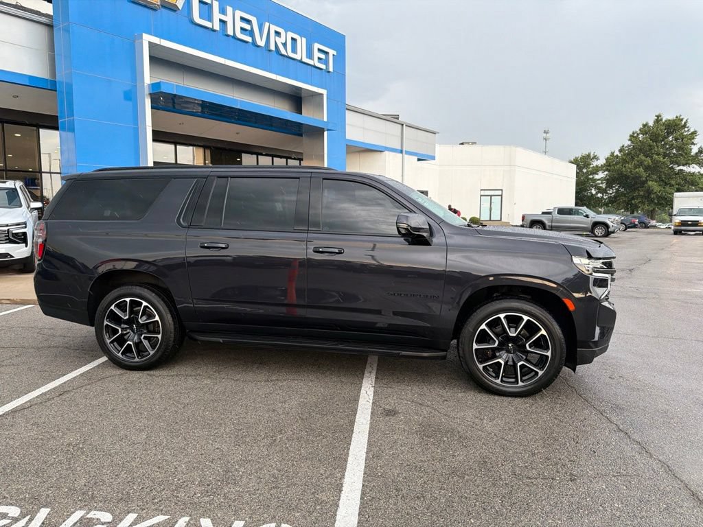 Used 2022 Chevrolet Suburban RST w/ Luxury Package AWD/4WD image 2