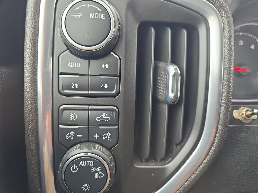 Used 2022 Chevrolet Silverado 3500 LT w/ Convenience Package AWD/4WD image 26