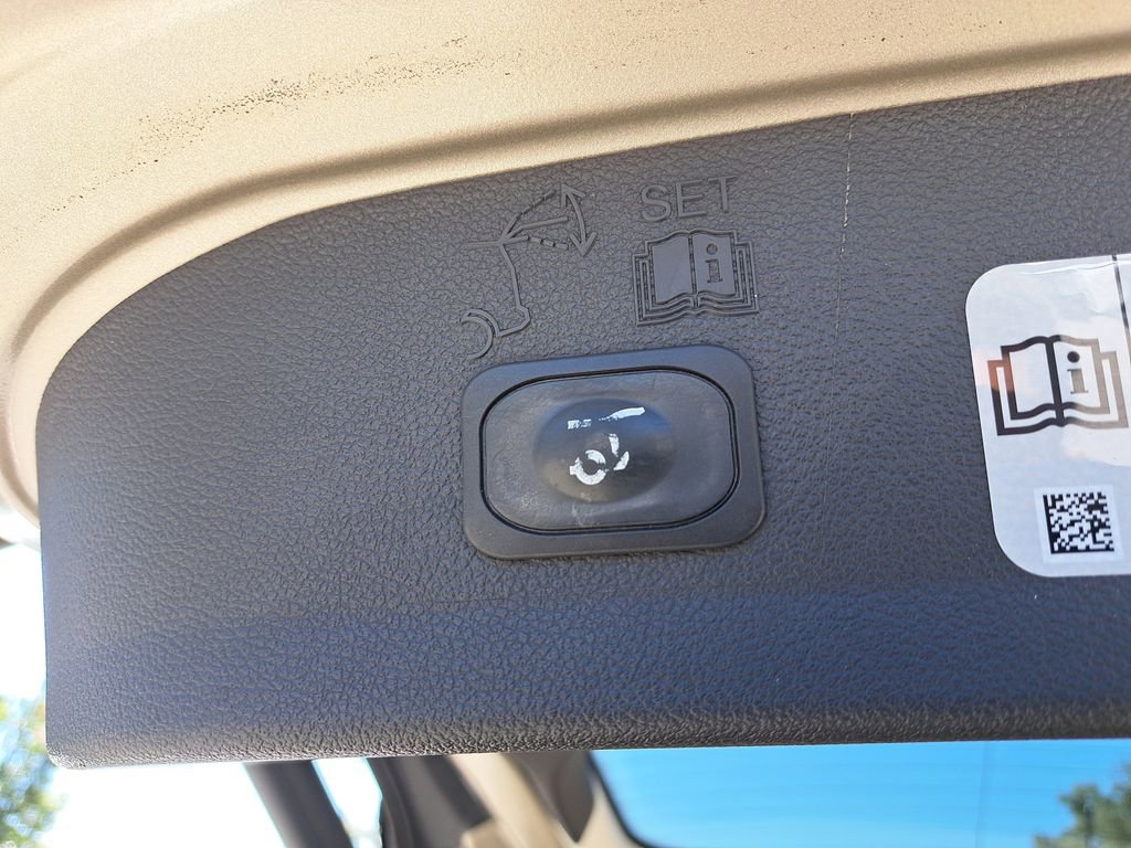 Used 2018 Ford Escape Titanium w/ Ford Safe & Smart Package image 7