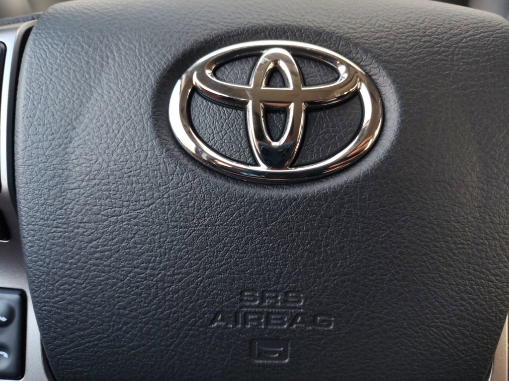 Used 2023 Toyota Tacoma SR5 w/ Technology Package AWD/4WD image 5