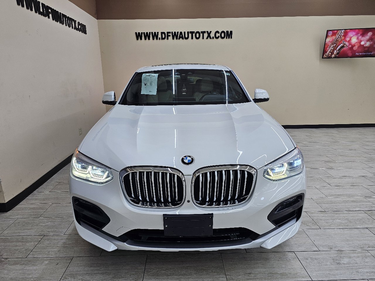 Used 2020 BMW X4 xDrive30i w/ Executive Package image 3