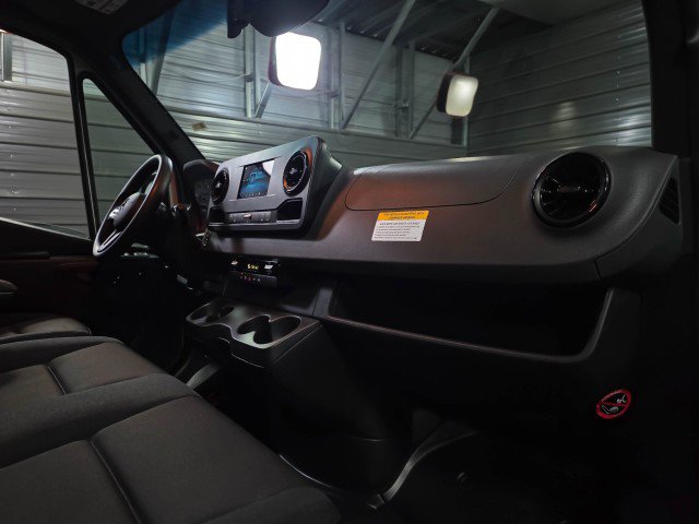 Used 2024 Mercedes-Benz Sprinter 2500 image 14