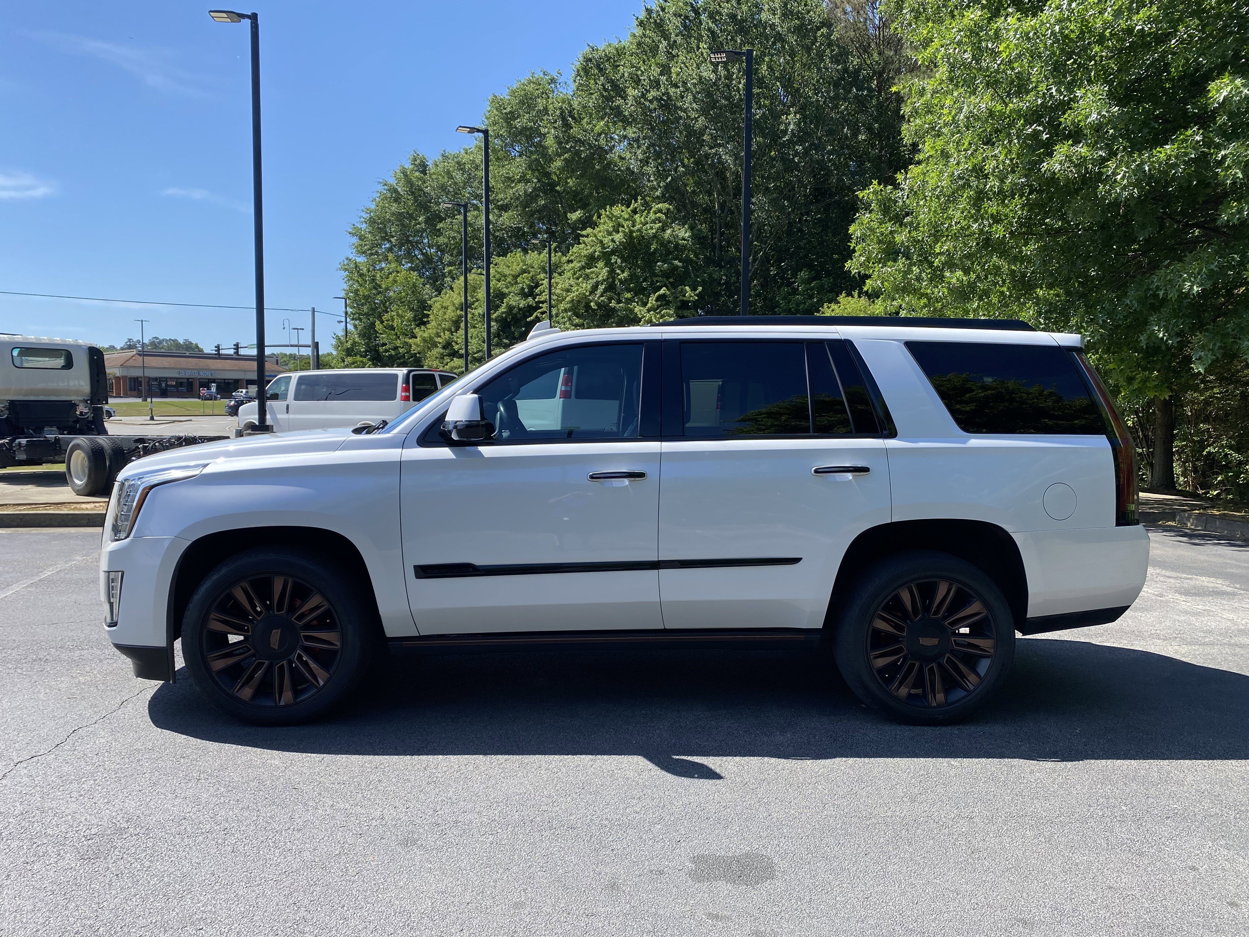 Used 2016 Cadillac Escalade Platinum AWD/4WD image 6