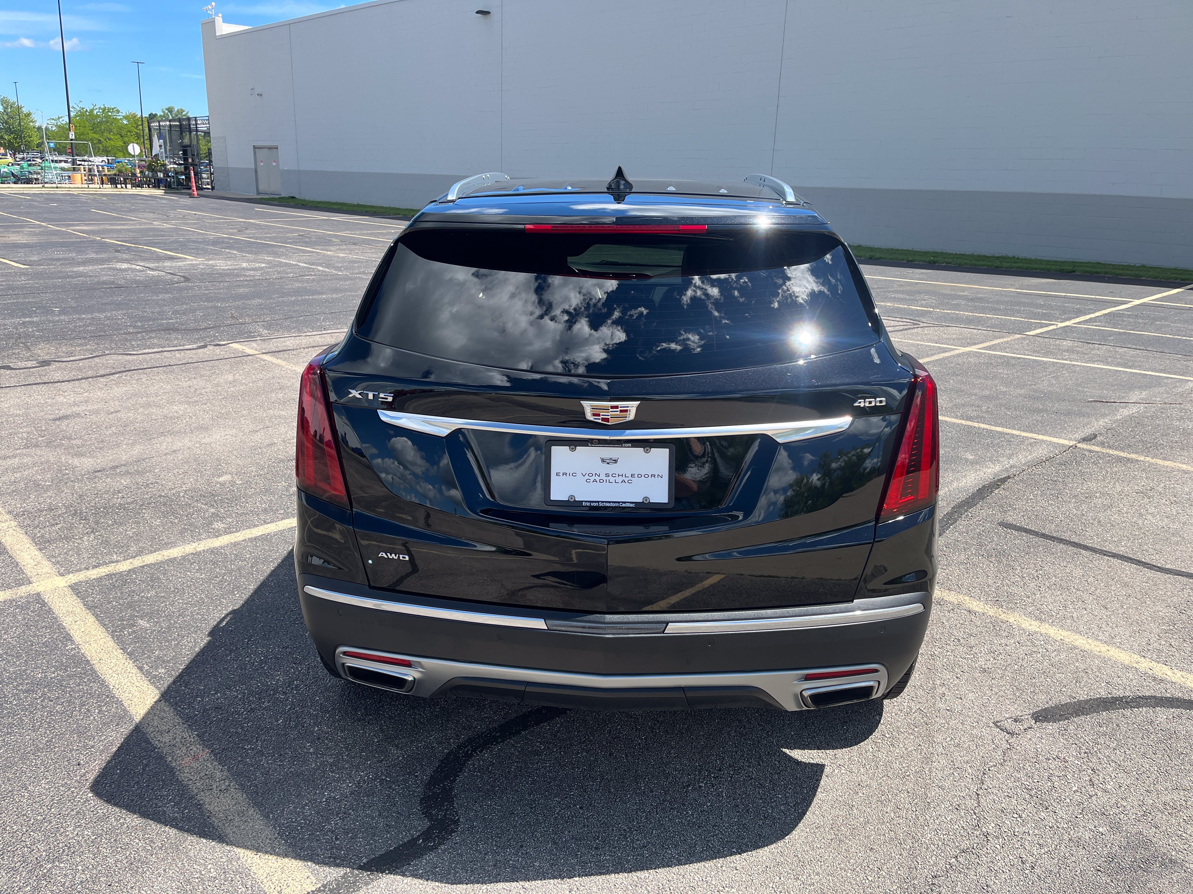 Used 2023 Cadillac XT5 Premium Luxury w/ Technology Package AWD/4WD image 6