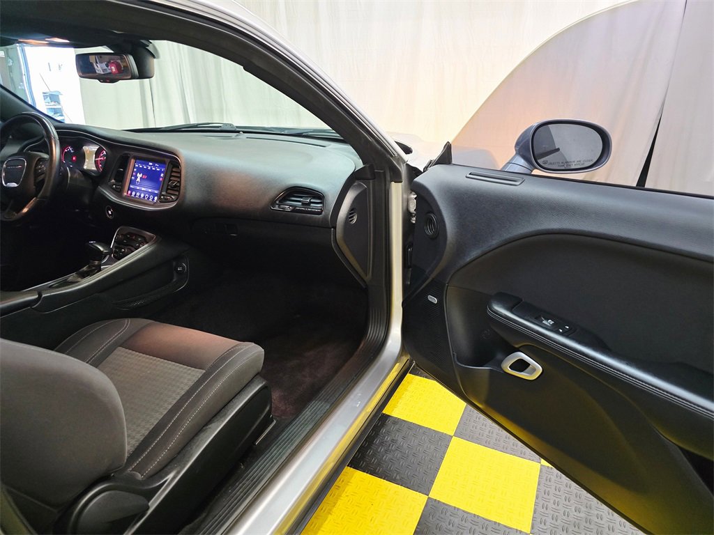 Used 2017 Dodge Challenger SXT w/ Blacktop Package image 10