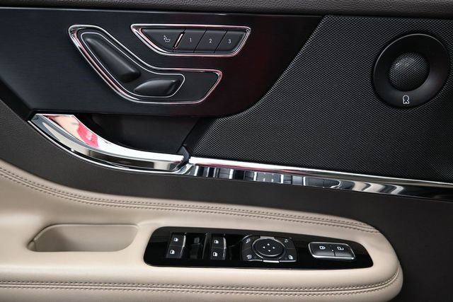 Used 2021 Lincoln Corsair Reserve AWD/4WD image 20