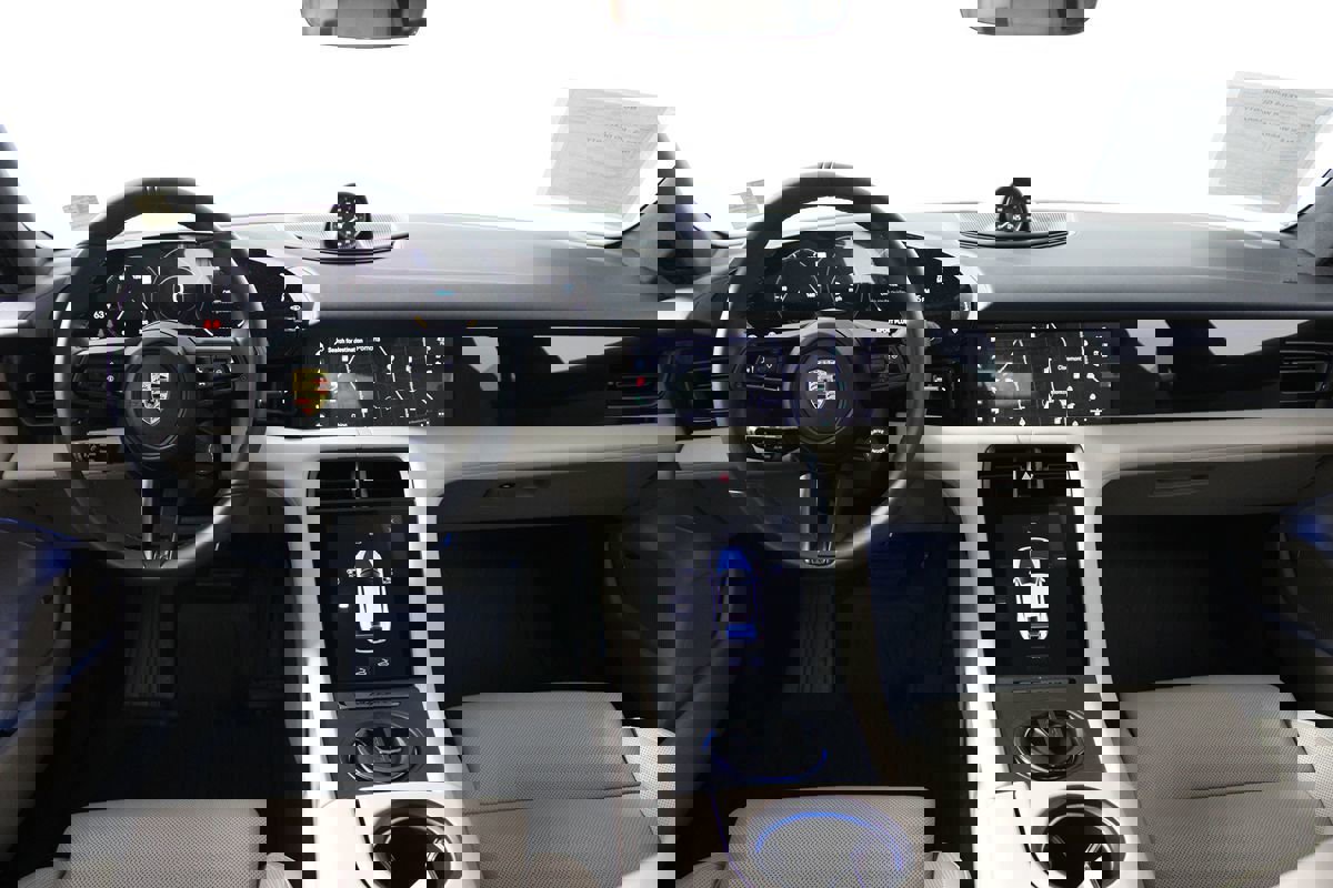 Used 2022 Porsche Taycan image 12