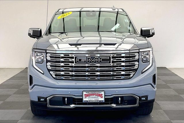 Used 2025 GMC Sierra 1500 Denali w/ Denali Reserve Package AWD/4WD image 2