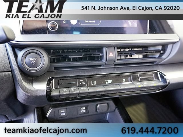 Used 2025 Toyota Prius LE FWD image 29
