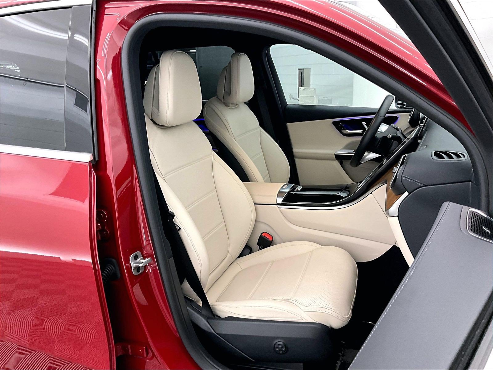 Certified 2024 Mercedes-Benz GLC 300 image 6