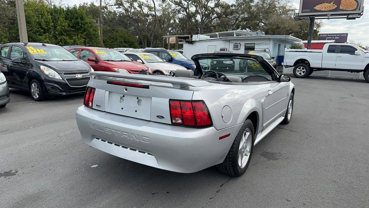 Used 2003 Ford Mustang Convertible image 8