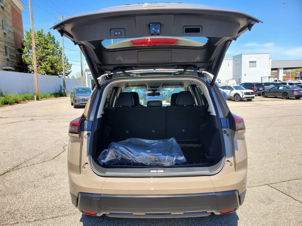 New 2026 Nissan Rogue SV AWD/4WD image 9