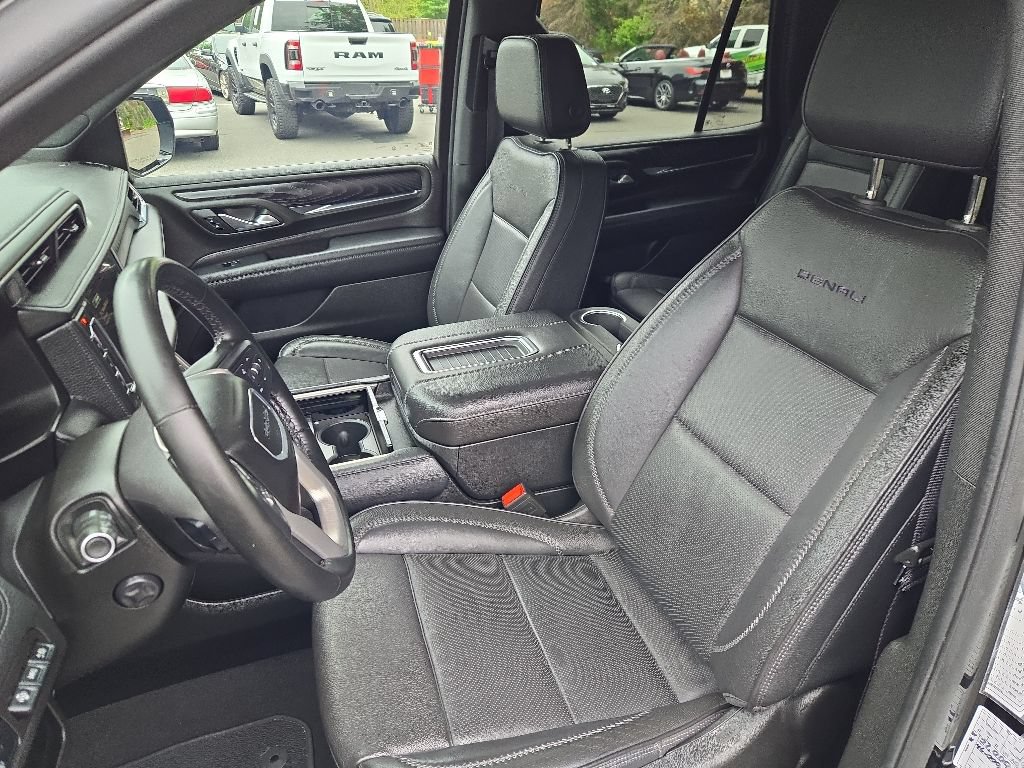 Used 2024 GMC Yukon Denali AWD/4WD image 13