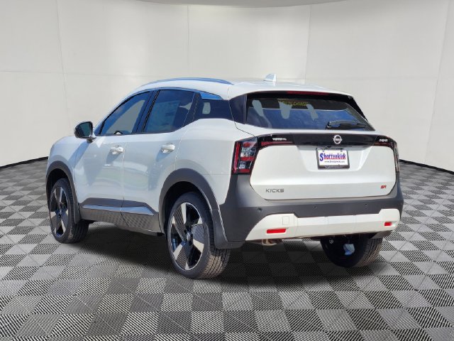 New 2025 Nissan Kicks SR w/ Illumination Package FWD image 3