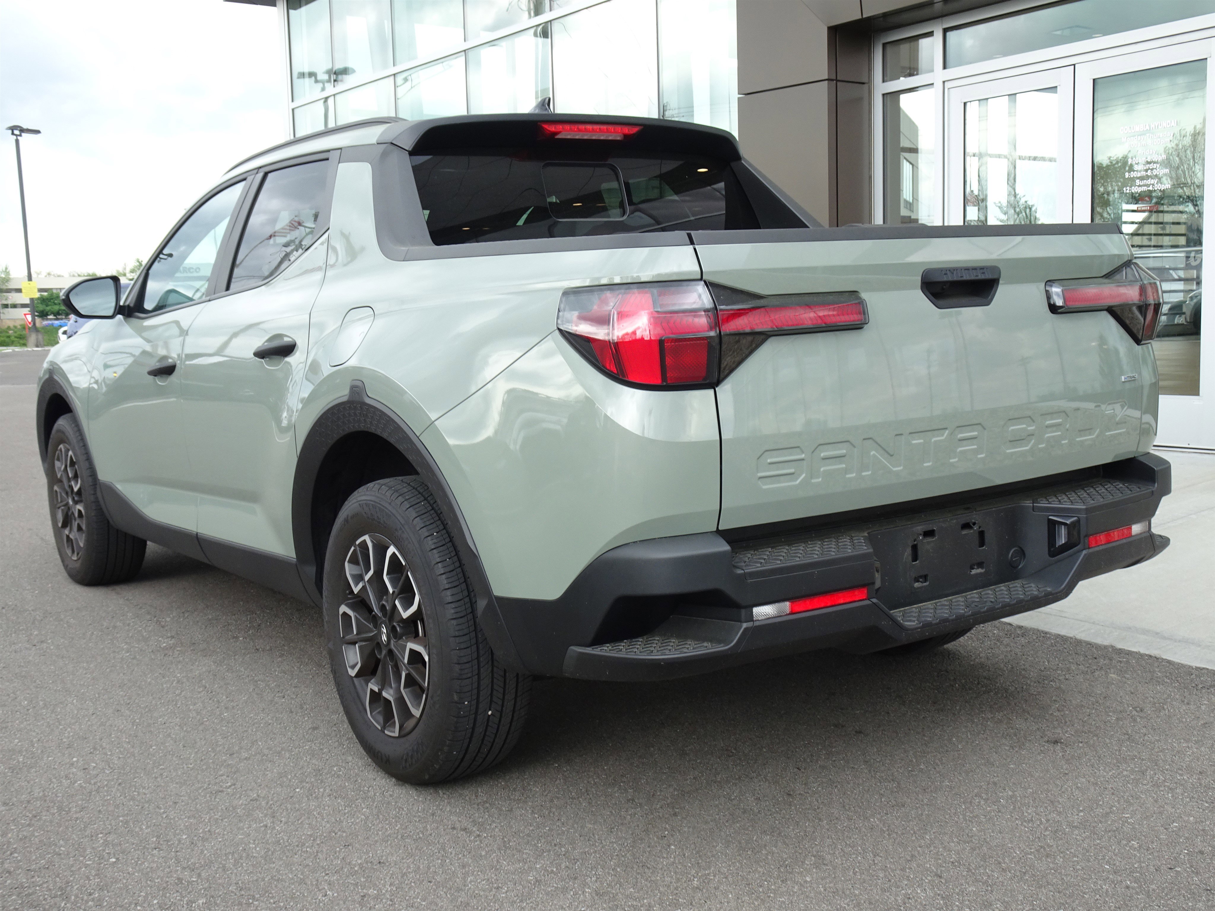 Used 2024 Hyundai Santa Cruz SEL w/ Activity Package AWD/4WD image 3