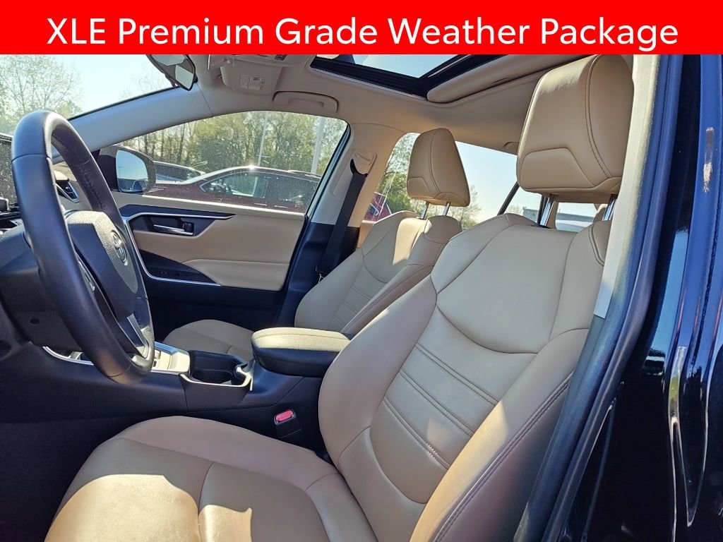 Used 2020 Toyota RAV4 XLE Premium image 7