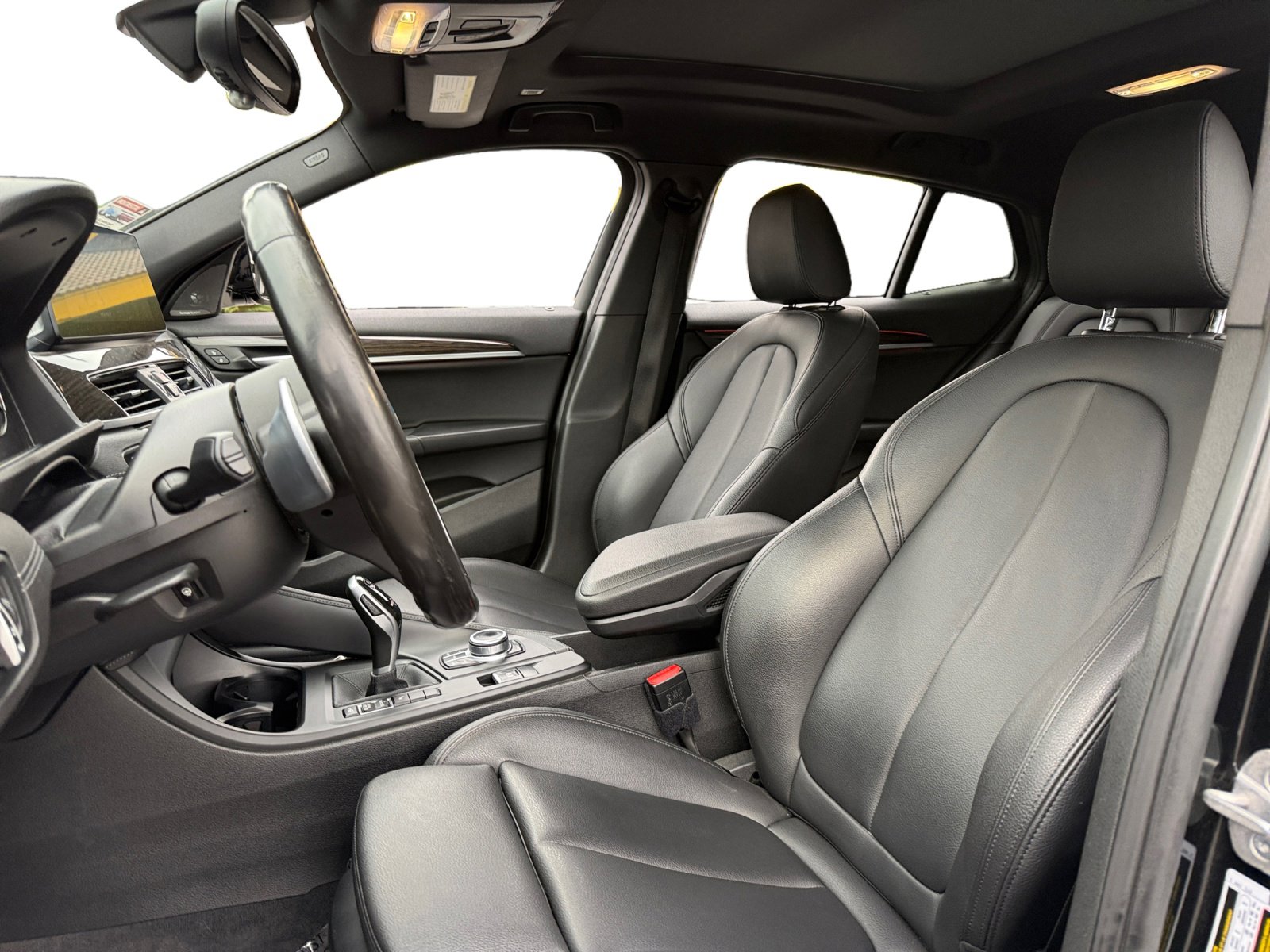 Used 2022 BMW X2 sDrive28i w/ M Sport X Package image 9